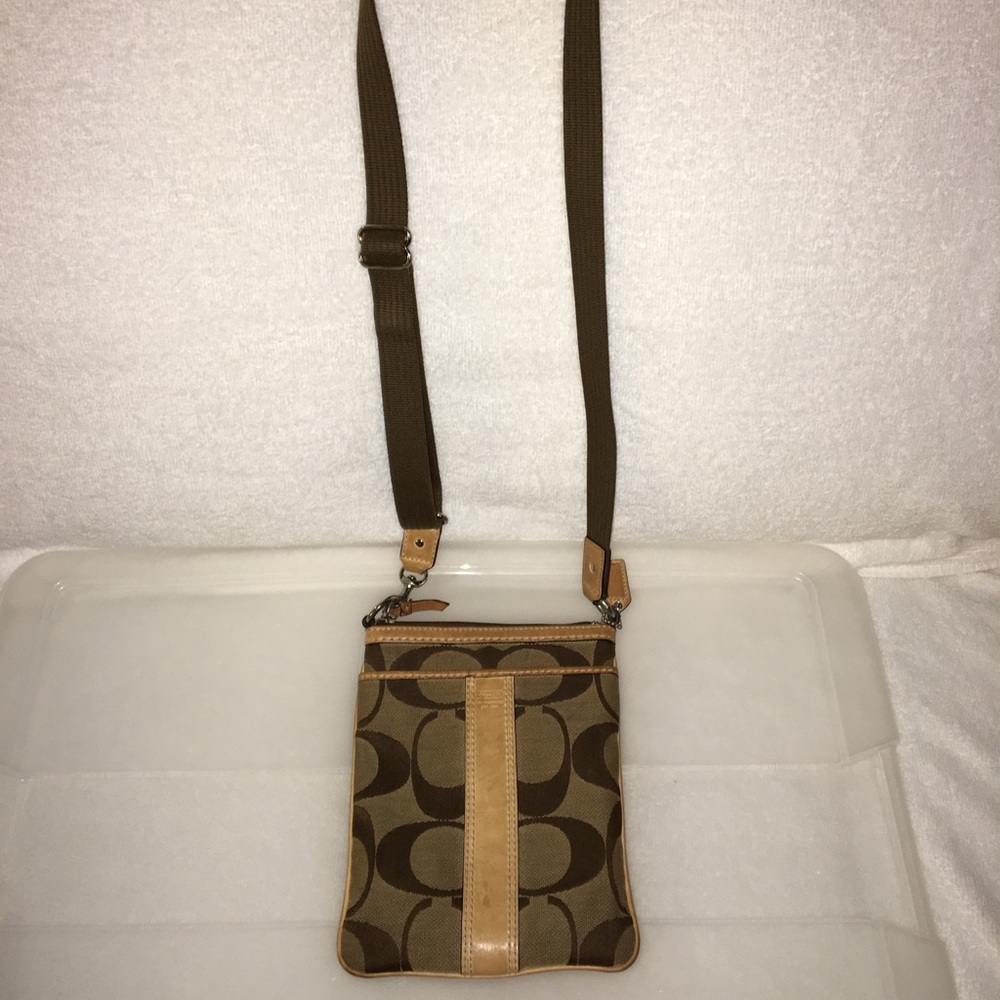 🙊CUTE LITTLE COACH CROSSBODY🙊